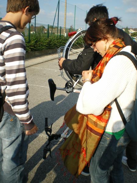 le v�lo est d�c�d�... toutes nos condol�ances